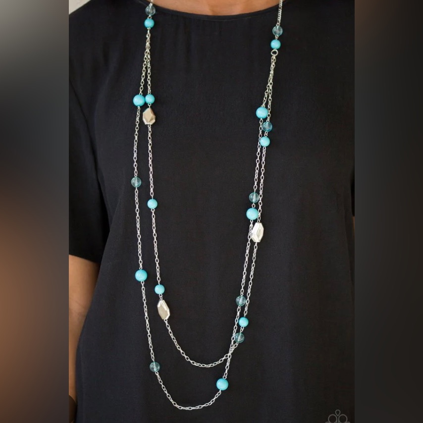 Nwt Hitting A Glow Point Blue Silver Necklace